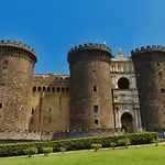 Toledo's Family Oda ve Kahvaltı 4*